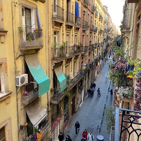 Spacious Modern Apartment In The Vibrant El Raval Barcelona Exterior photo