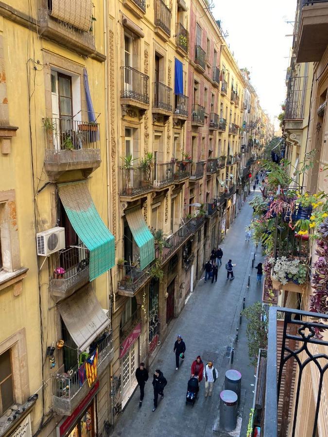 Spacious Modern Apartment In The Vibrant El Raval Barcelona Exterior photo